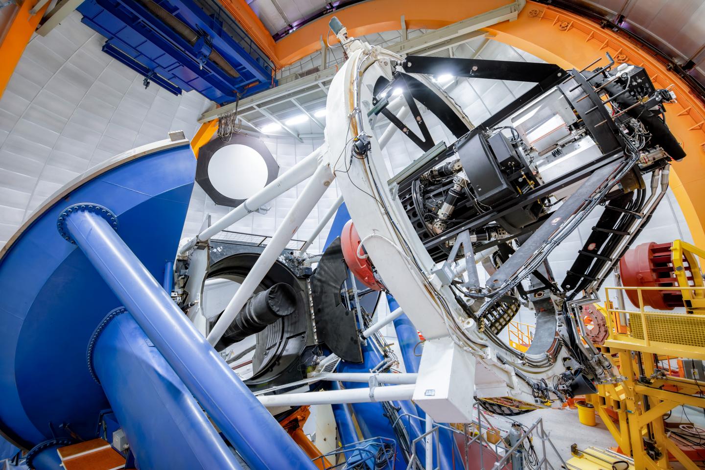V&iacute;ctor M. Blanco 4-meter Telescope with DECam