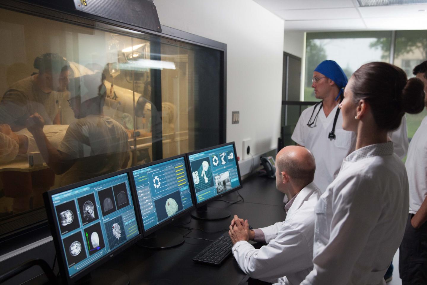 Polytechnique Montr&eacute;al Nanorobotics Laboratory