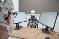 Difference in attitudes towards humanoid robots can be correlated with brain activity, measured by electroencephalogram (EEG).