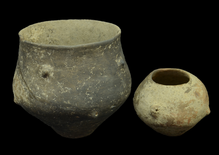 Ceramic grave goods