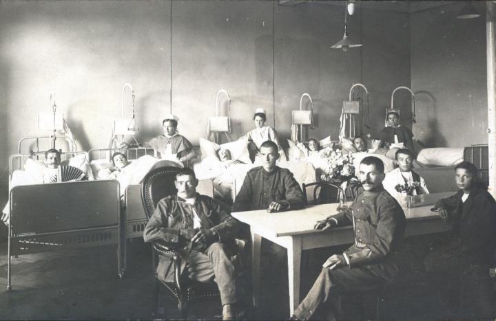 Members of the army during the Spanish flu in Olten hospital