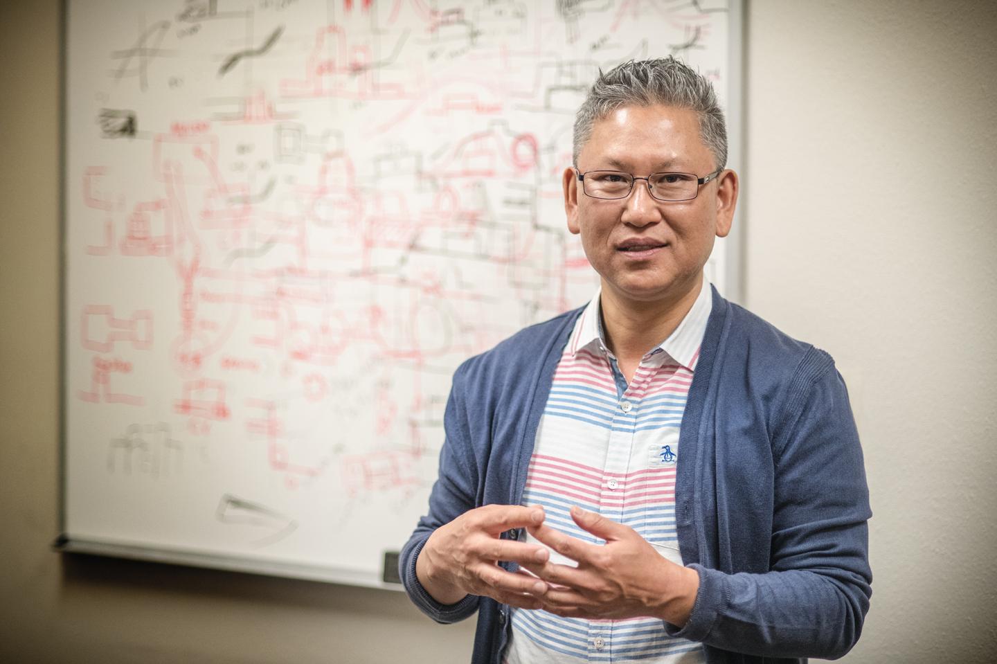 Seong Jin Koh, University of Texas at Arlington 