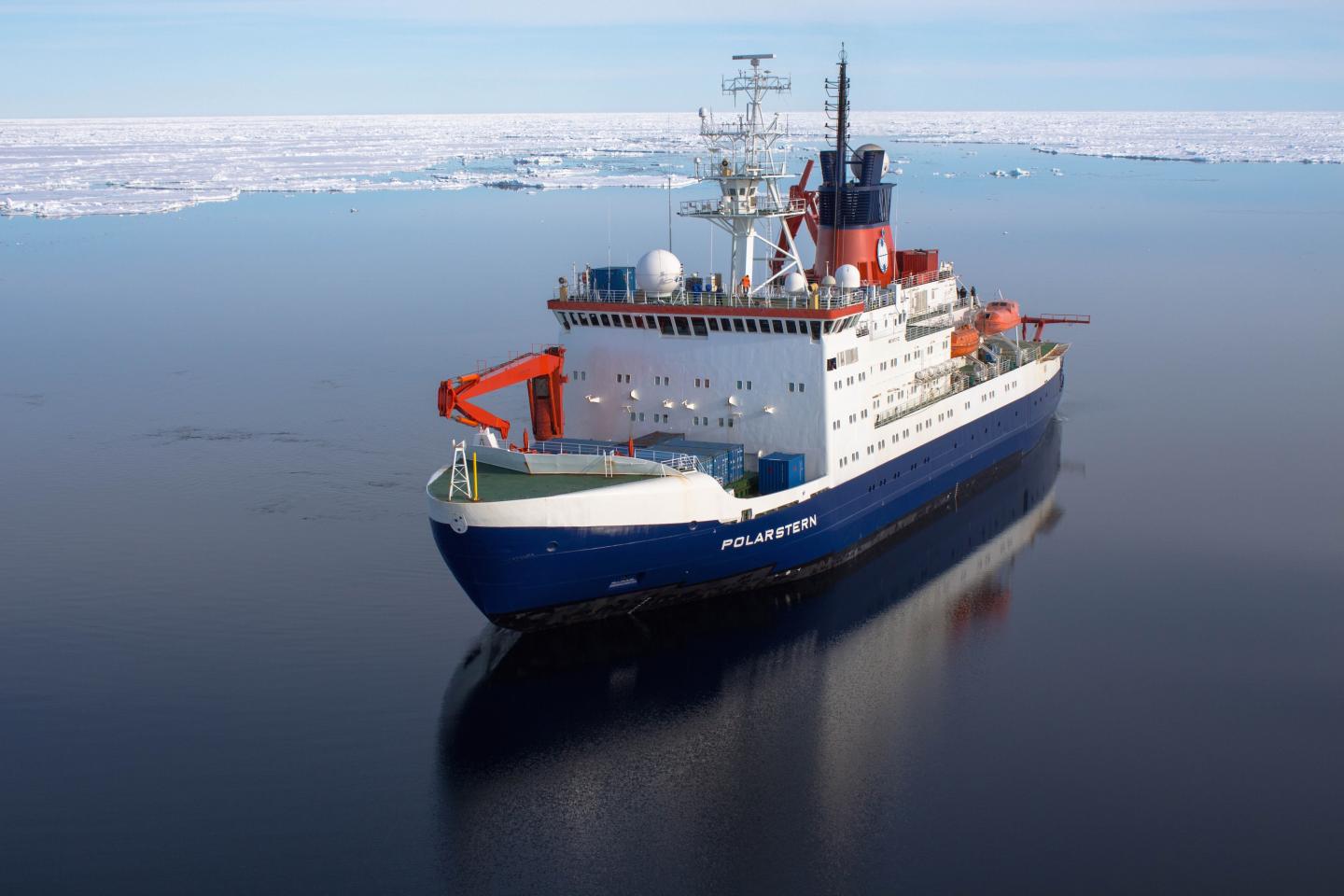 Das Forschungsschiff Polarstern in der Arktis. 
