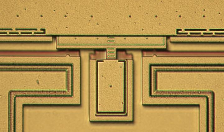 Nanoscale Mechanical Switch