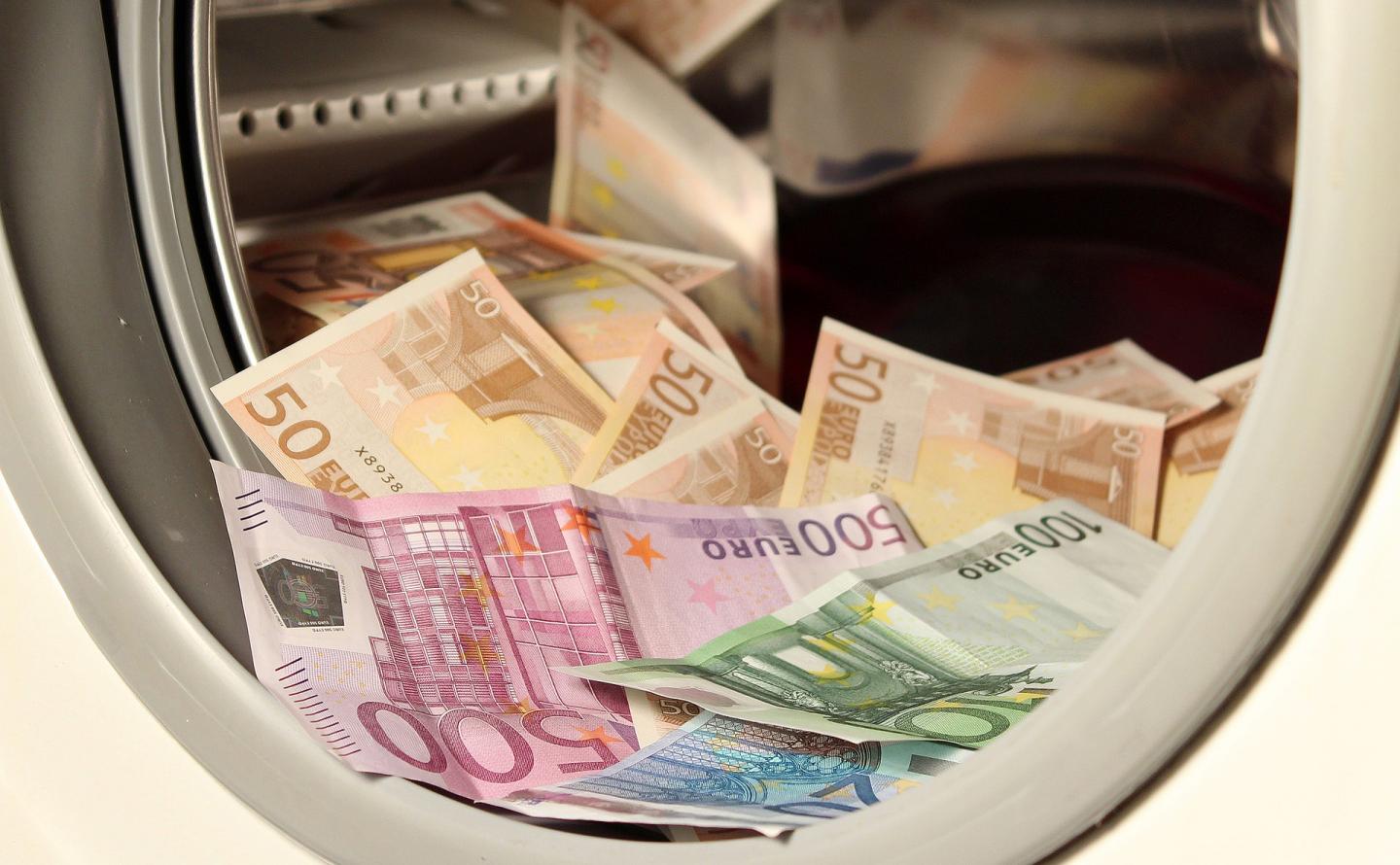 Artificial Intelligence Predicts Corruption