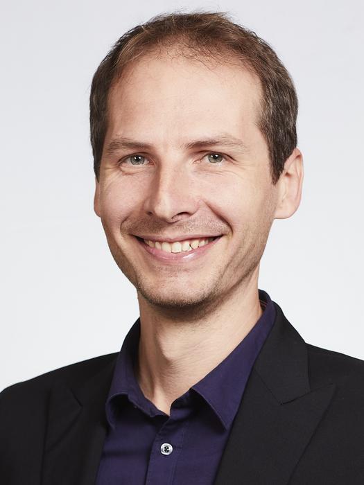 Dr Sebastian Sattler