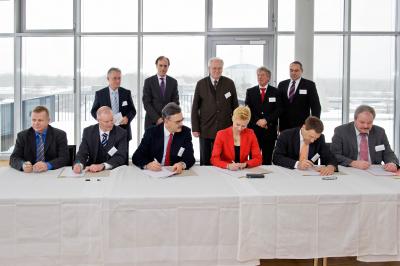 Signing of TUM-Helmholtz Cooperation Contract