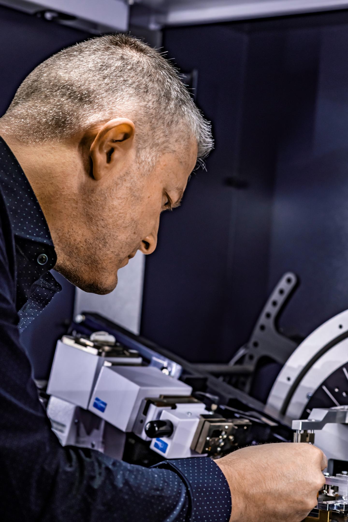 Neutron Scattering Techniques -- Scientists Study Method for Researching Magnetic Materials