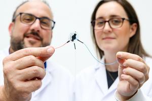 Professor Garry Duffy and Dr Rachel Beatty show the soft robotic implant developed by University of Galway and MIT