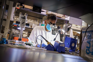 Student researcher in the lab