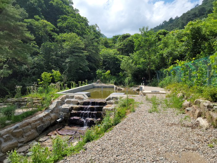 Panoramic view of the sand dam (in wet seasons)