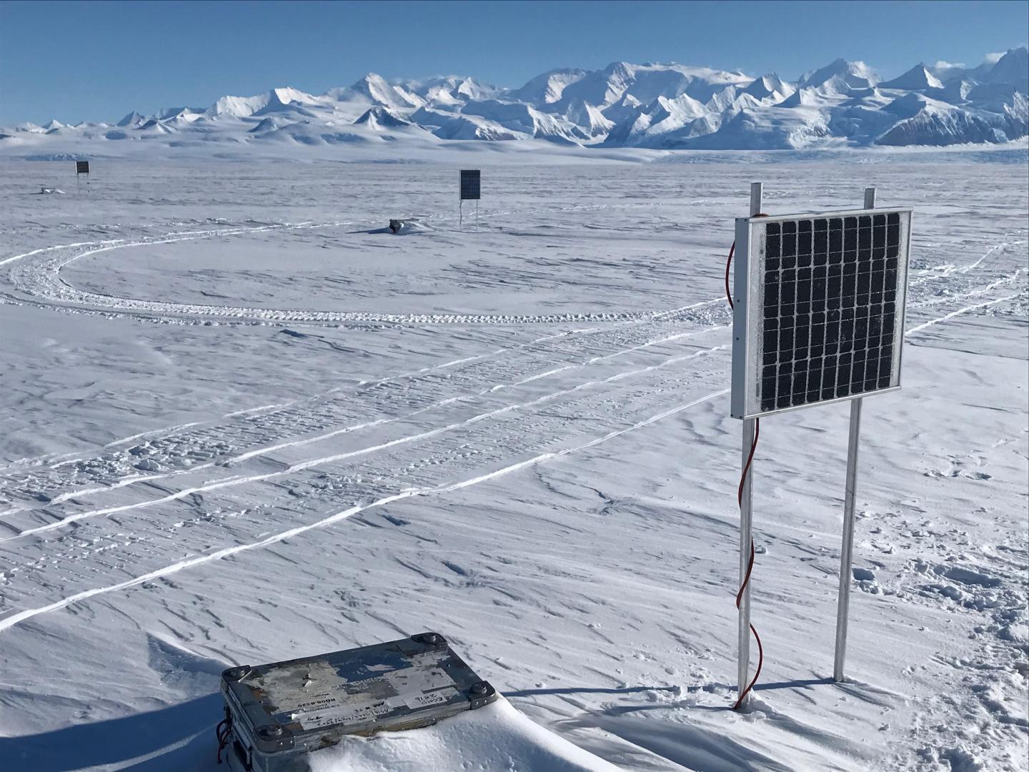 Fiber Optic seismology in Antarctica 3
