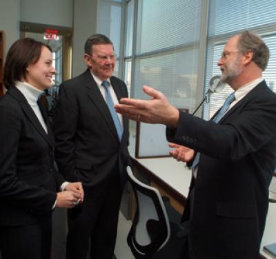 New Approaches to Protecting Transplanted Organs Make First Steps Toward Patients (1 of 2)