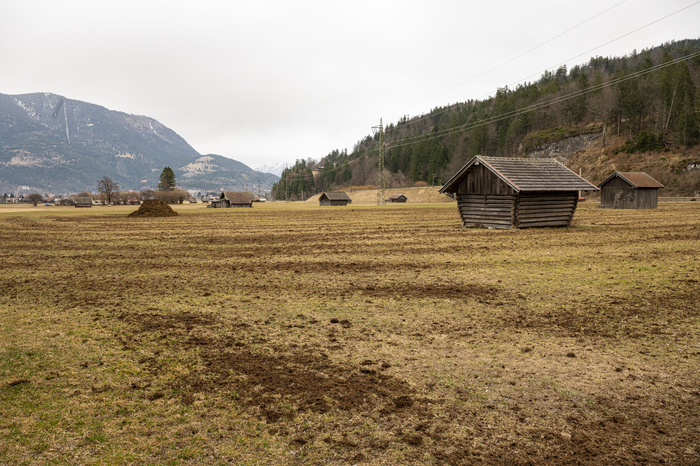 In Germany liquid manure is usually spread on fields or grasslands without pretreatment. The nitrogen it releases has a negative environmental impact.