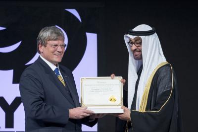 Fraunhofer Solar Researchers Are Awarded the Coveted Zayed Future Energy Prize 2014