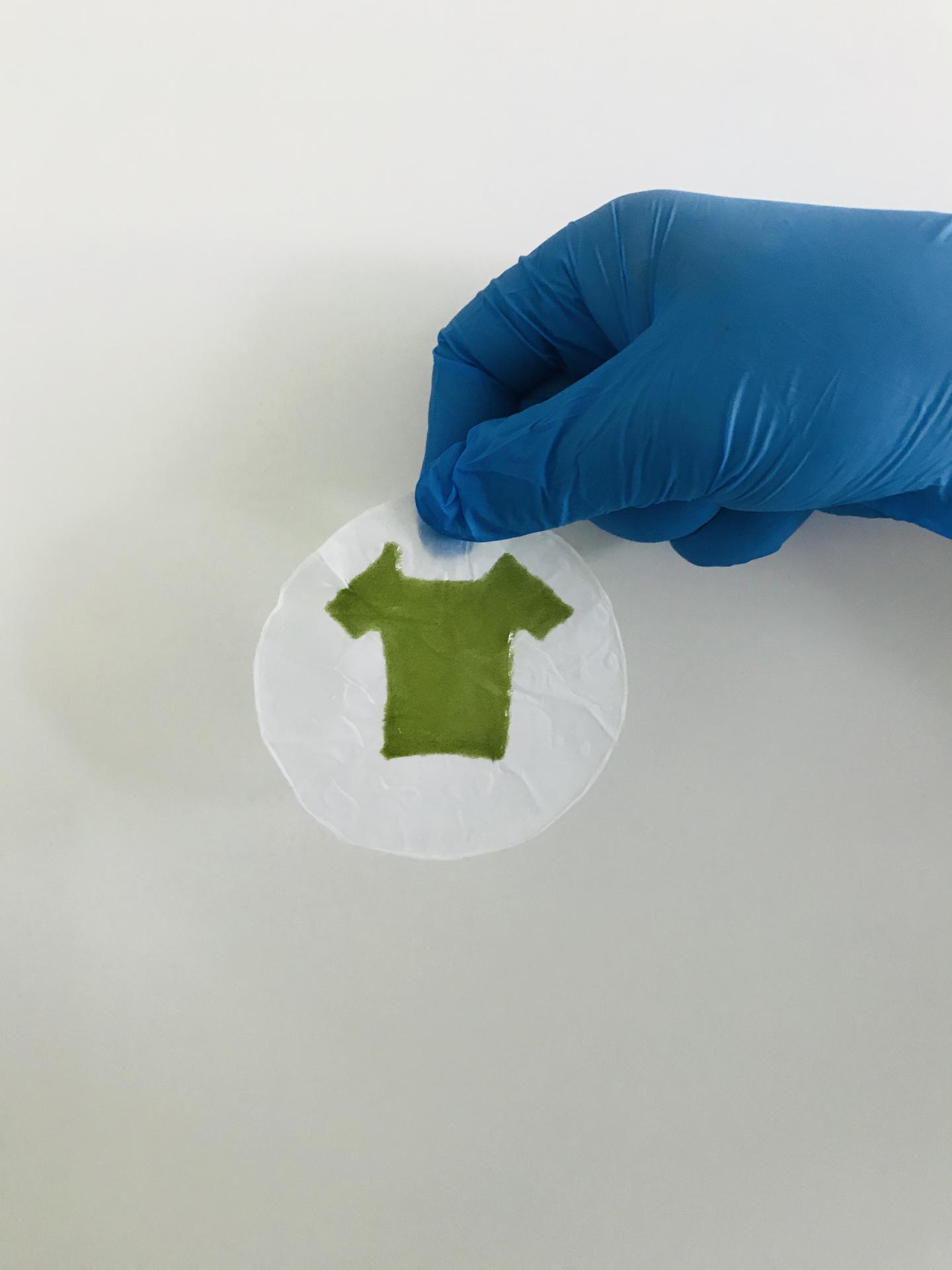 Mini t-shirt made of algae