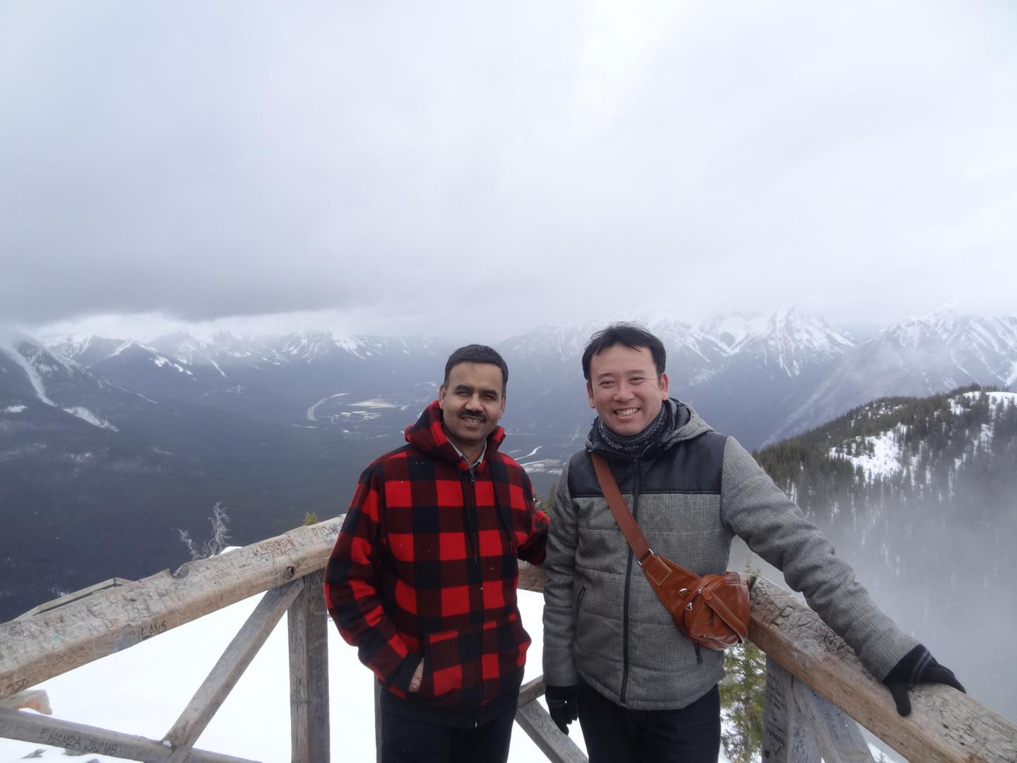 Inada (right) in Toyohashi University of Technology and Prof. V. Thangadurai (left) in University of Calgary