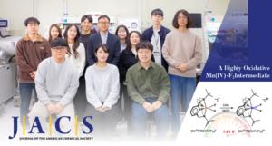 Professor Jaeheung Cho and his research team at UNIST