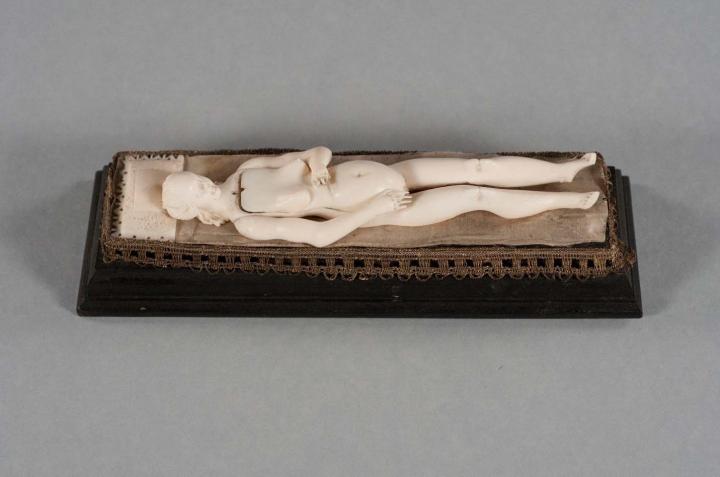 Imaging Uncovers Secrets of Medicine's Mysterious Ivory Manikins