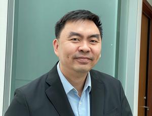 SMU Associate Professor Ouh Eng Lieh