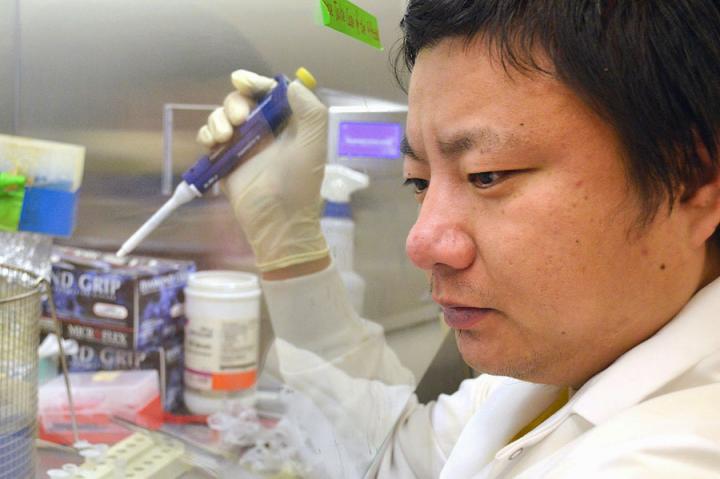 Chiqian Zhang, University of Missouri-Columbia