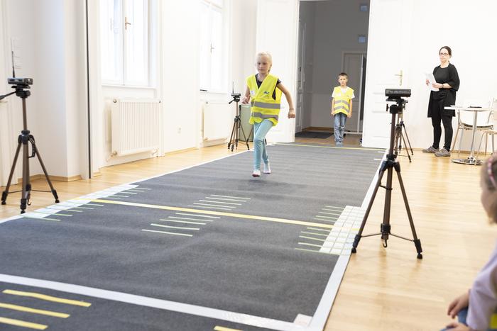 Tests for kinetic models of children in road traffic