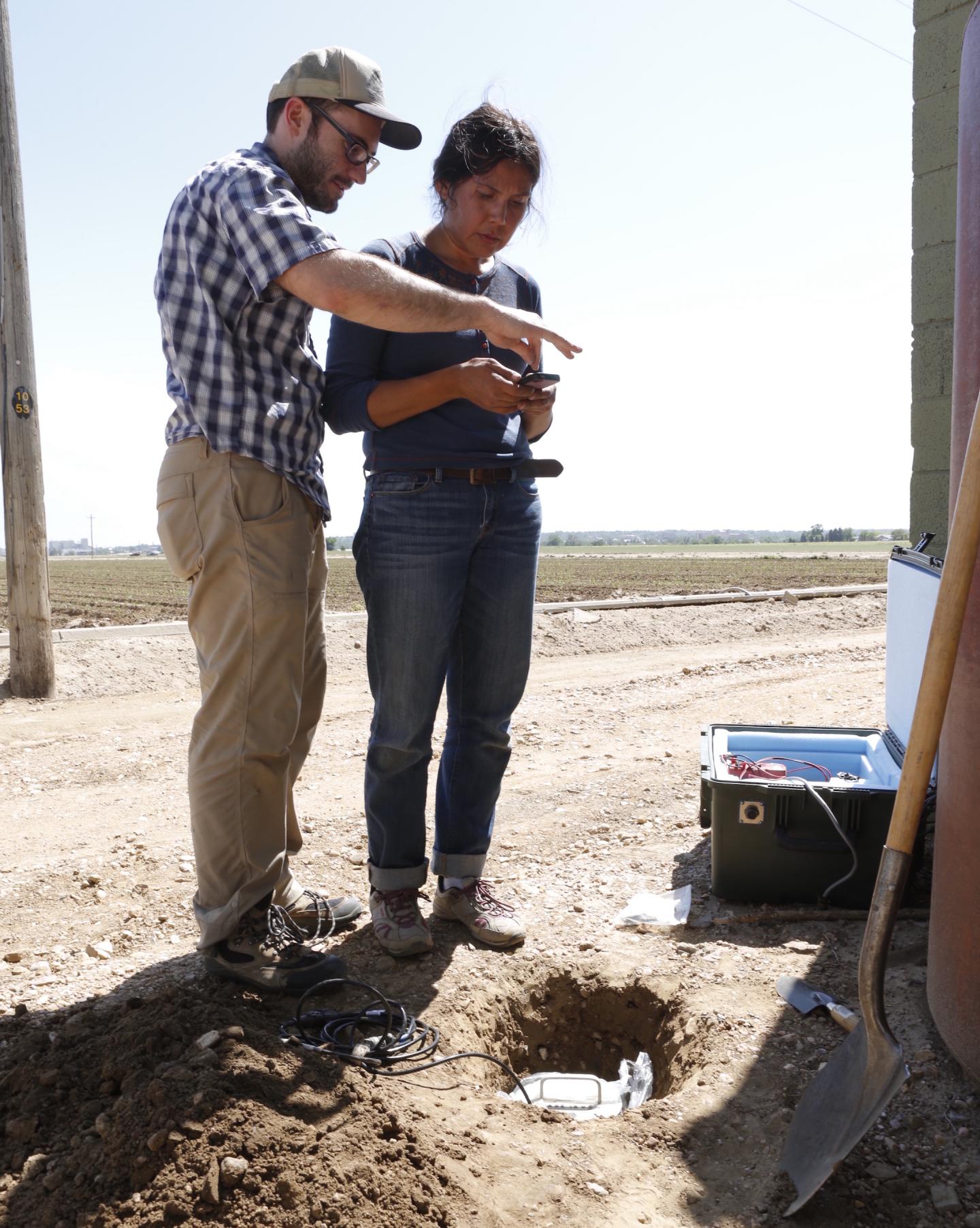 Researchers Install Seismometers