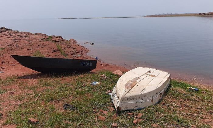 Two canoes used by fishermen for gillnet fishing. Credit: Joshua Matanzima