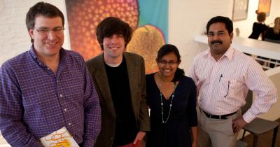 Glenn Fried, Luke Mander, Surangi W. Punyasena and Mayandi Sivaguru, Institute for Genomic Biology