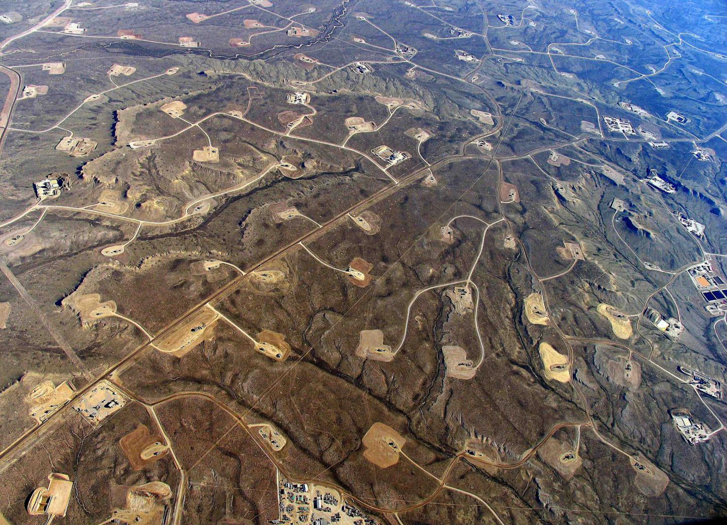 Wyoming Oil Field [IMAGE] EurekAlert! Science News Releases