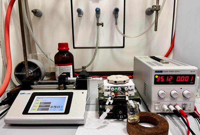 An electrical switch to control chemical reactions