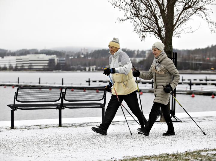 Man and woman walking