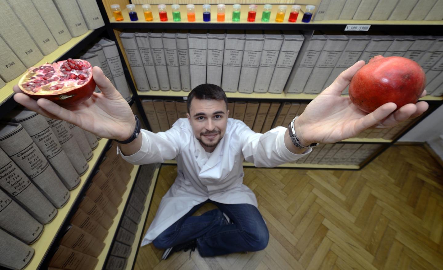 A Microdroplet Can Be Easily Split into Hundreds of Easy-to-Store Nanodroplets