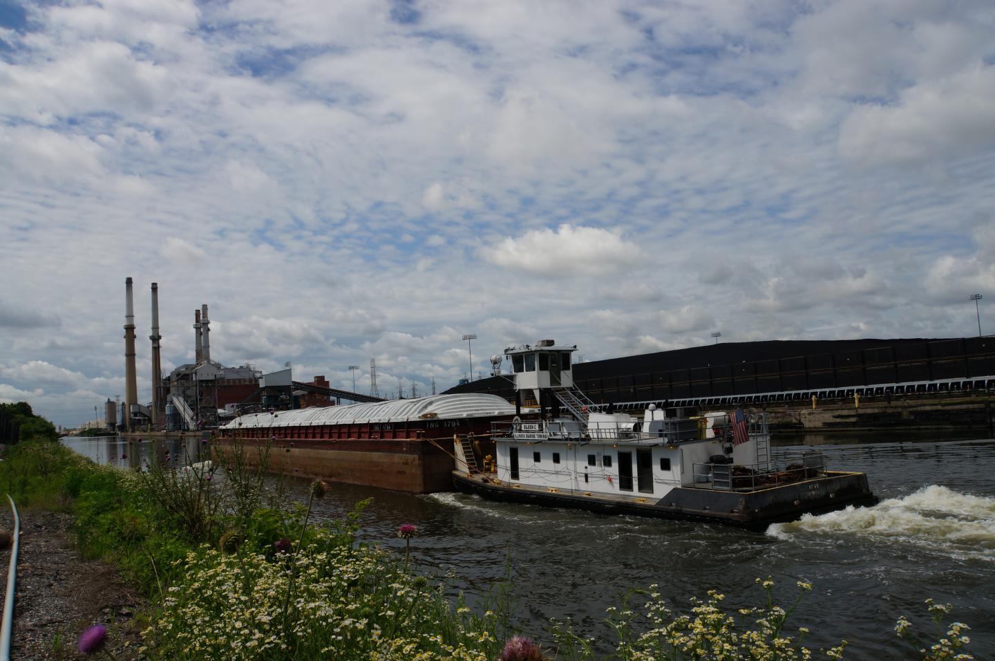 Tugboat on the Chicago Sanitary and Ship Canal