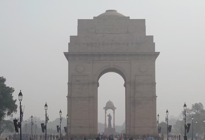 Photo 2: Representational image of visibility during high PM2.5 in Delhi