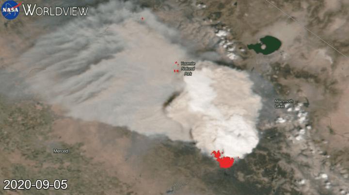 Animated GIF of Smoke from Creek Fire