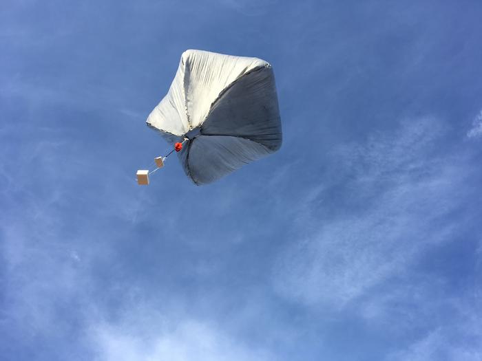 Solar Balloon for infrasound observation