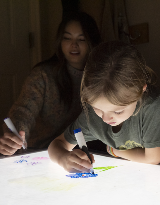 Dim light at night and preschoolers