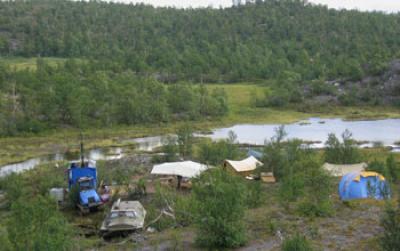 A field camp in the Pechenga Greenstone Belt