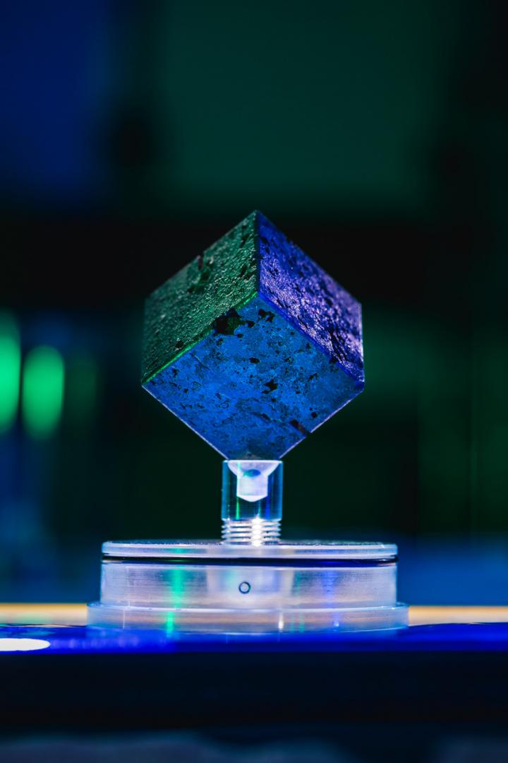 Uranium Cube