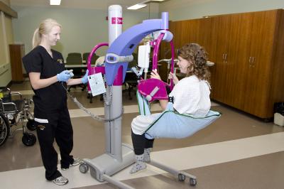 Nursing Students Use Sitting Lift