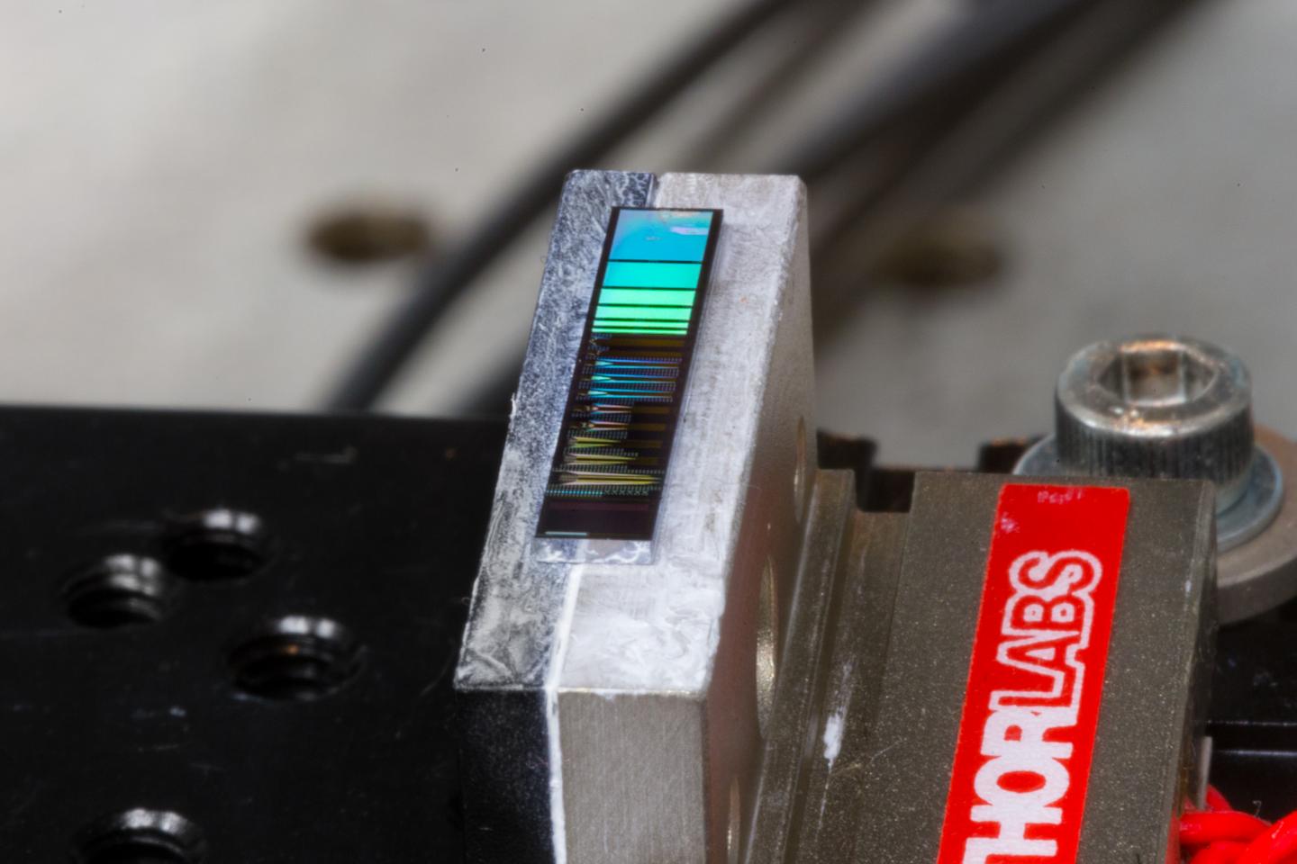 Silicon Photonic Chip Placed on a Temperature-Controlled Stage