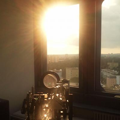 Quantum Communication in Bright Sun