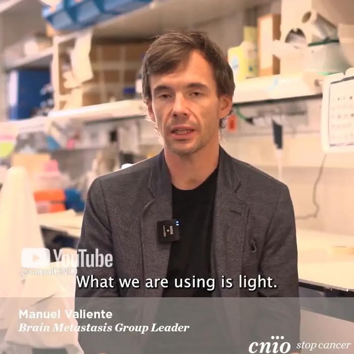 Manuel Valiente (CNIO) and Liset Menendez de la Prida explain NanoBright 'molecular torch'