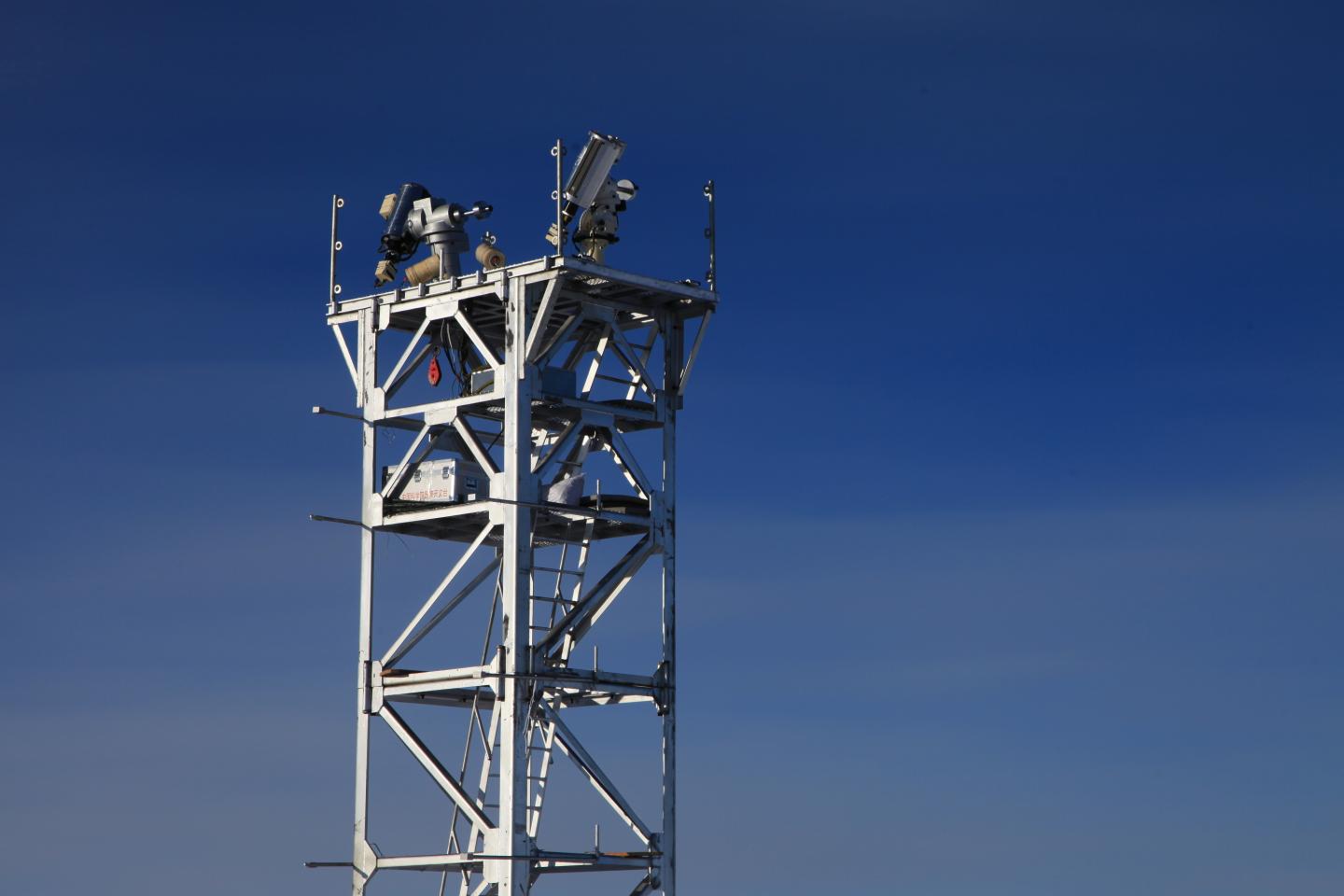 Unmanned Telescope (KL-DIMM) at Dome A, Antarctica.