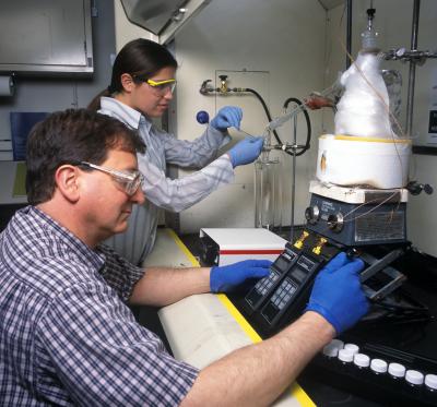 NIST Chemists Thomas Bruno and Beverly Smith