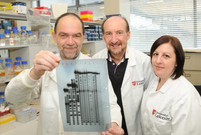 Drs. John Bond and Lisa Smith and Sir Alec Jeffreys, University of Leicester (2 of 2)