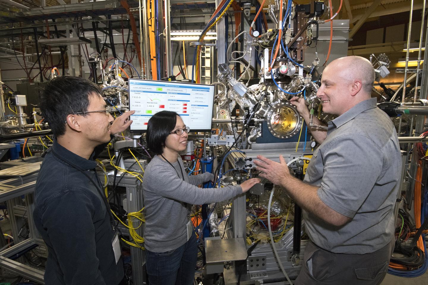 NSLS-II Scientists at the IOS Beamline