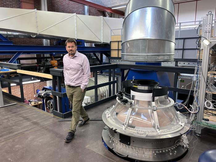 Tomas Grönstedt in the lab.