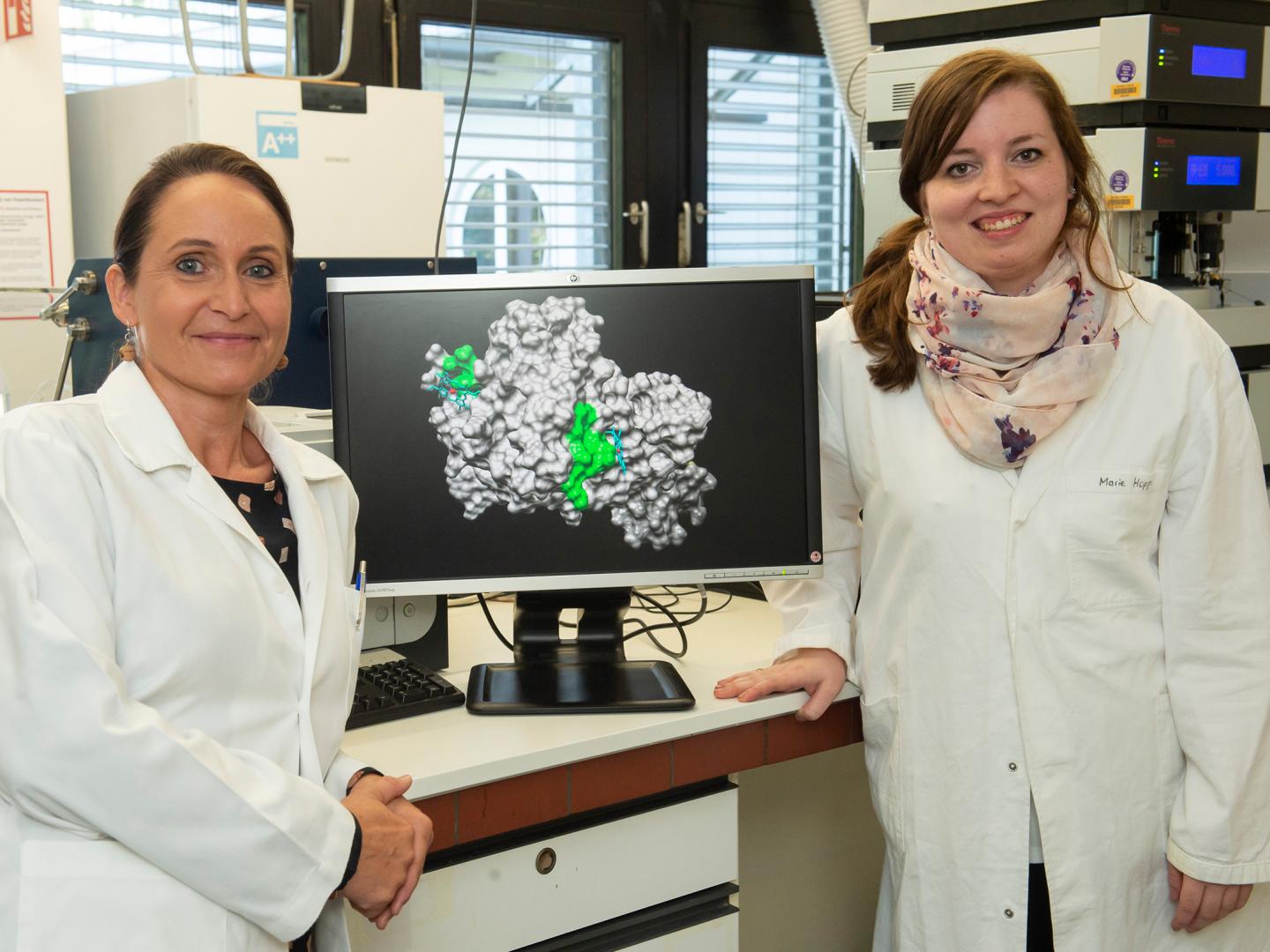 Prof. Dr. Diana Imhof (left) and Marie-Thérèse Hopp